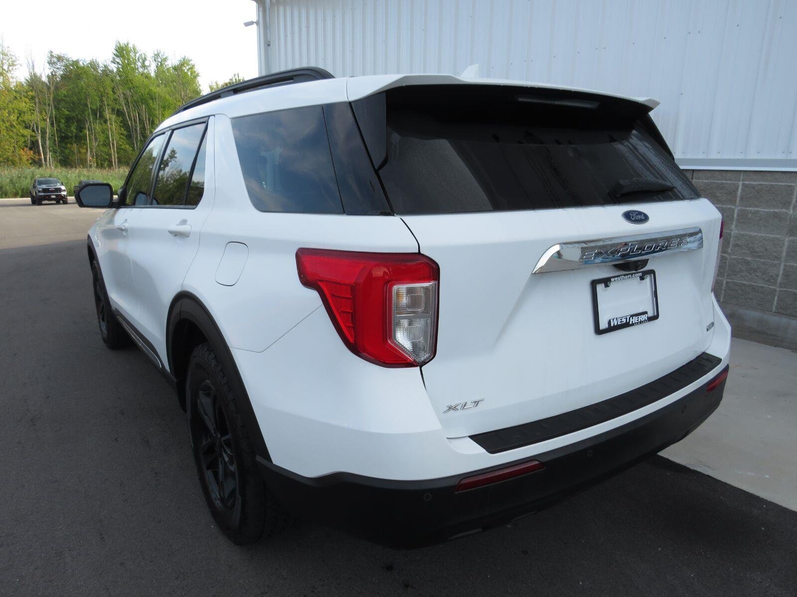Used 2020 Oxford White Ford XLT image 18