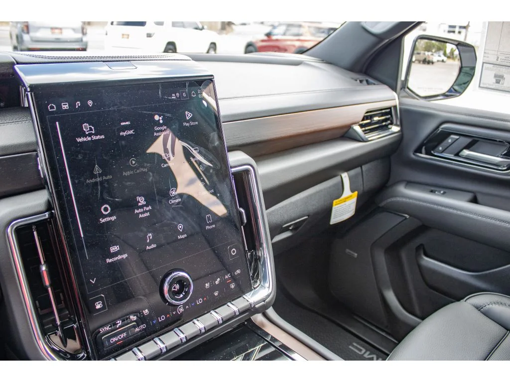 2026 GMC Yukon Denali - Photo 47