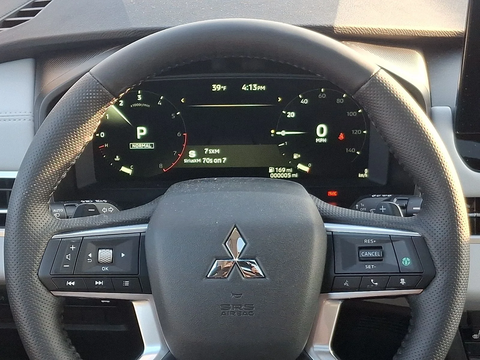 New 2026 White Mitsubishi SE image 19