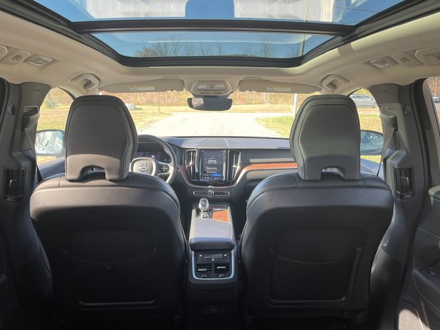 Used 2024 Black Volvo Ultimate Dark Theme image 10
