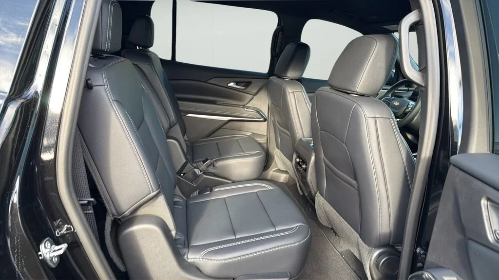 New 2027 Mosaic Black Metallic Chevrolet LT image 12