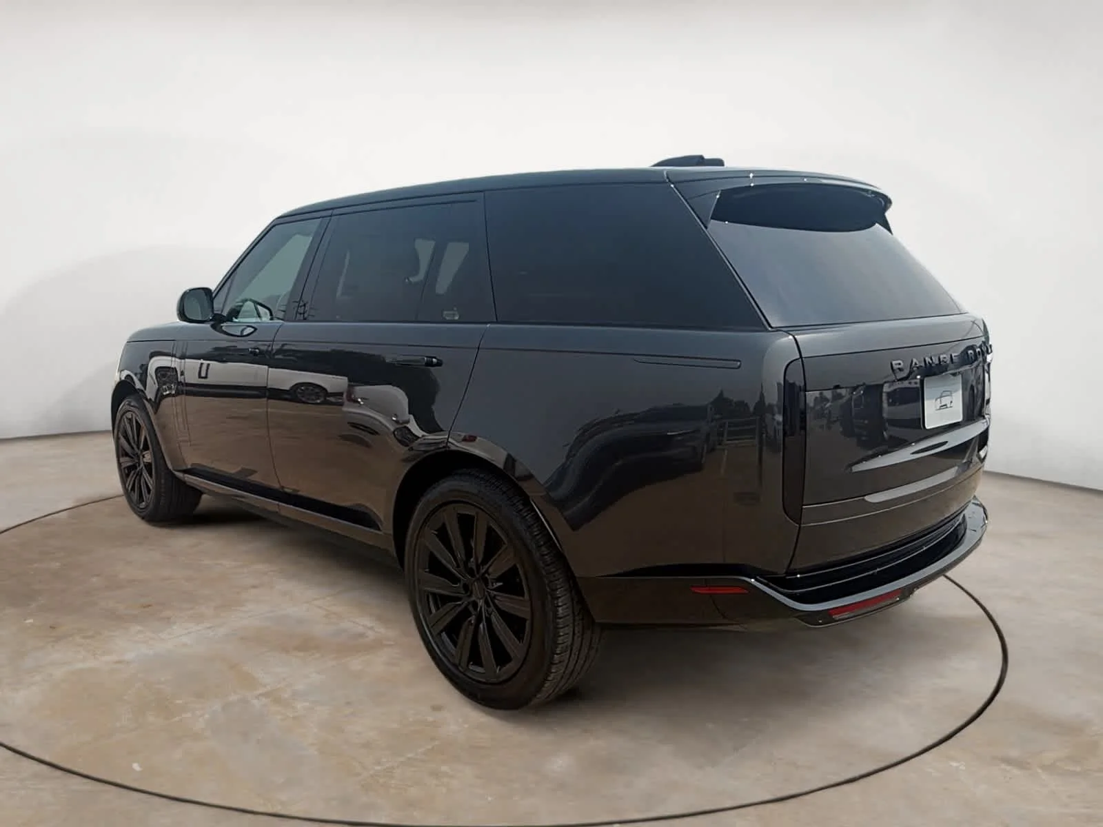 New 2026 Carpathian Grey Land Rover P530 LWB 7 Seat image 3