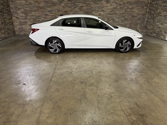 2025 Hyundai Elantra SEL Sport photo 4