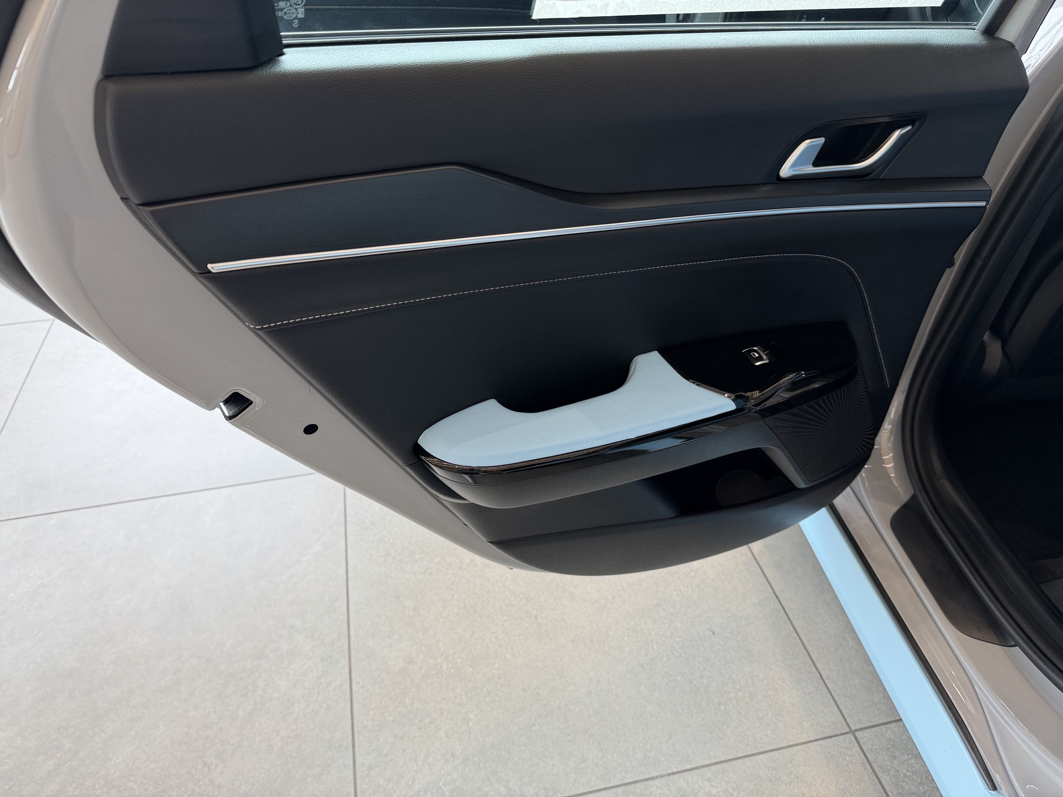 New 2026 Wolf Gray Kia GT-Line image 12