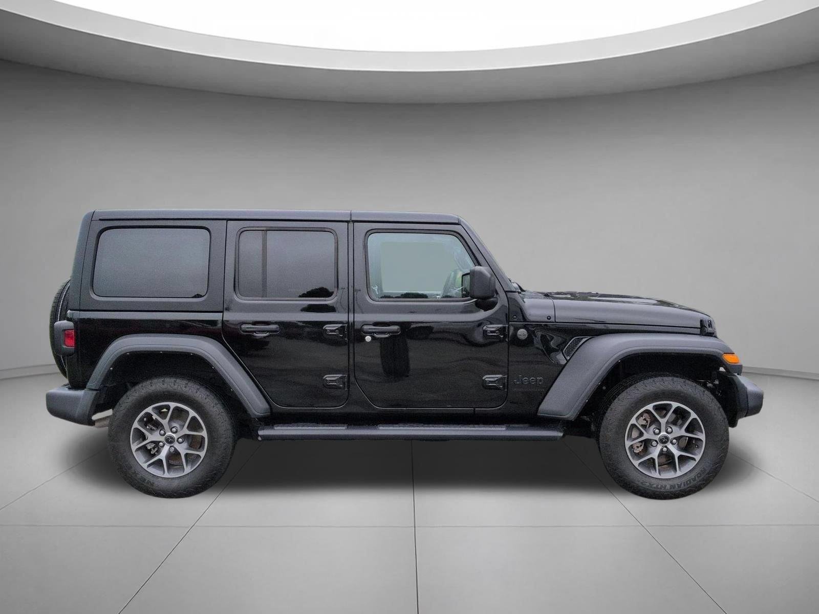 Used 2024 Black Clearcoat Jeep Sport S image 6