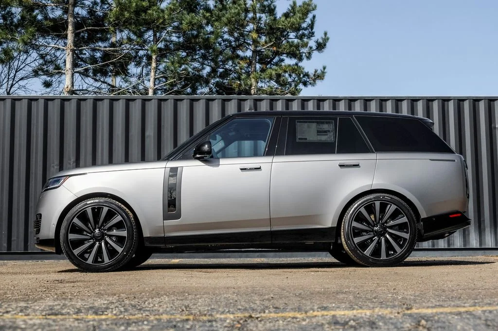suu*　（4点　5/25） New 2026 Land Rover Range Rover SV SUV in Schaumburg #595717