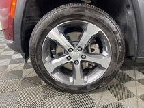 Used 2025 Velvet Red Pearlcoat Jeep Limited image 28