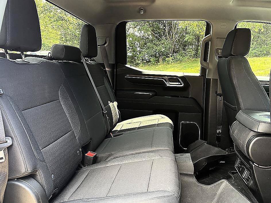 Used 2024 Summit White Chevrolet RST image 12