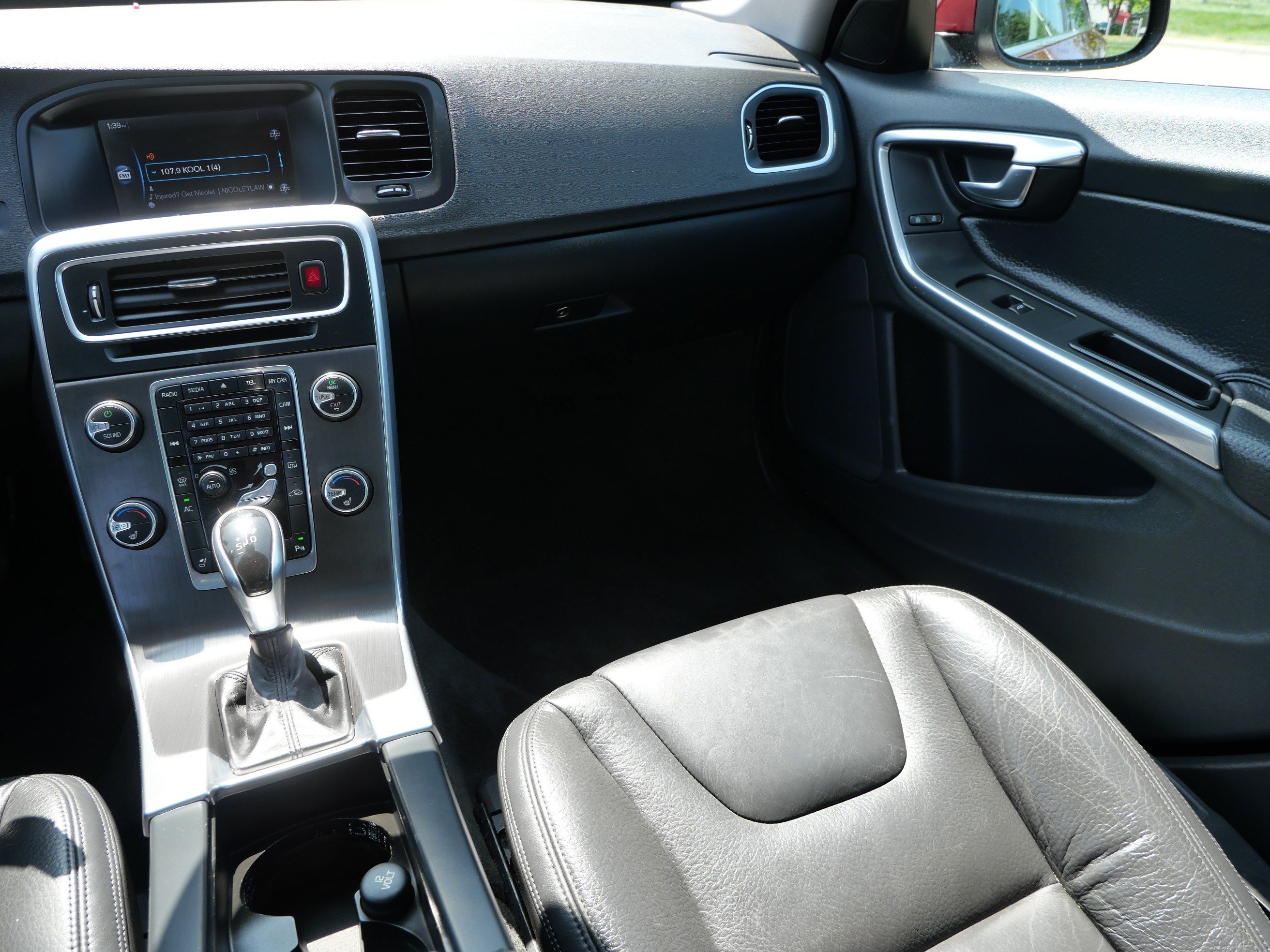 Used 2014 Red Volvo T5 image 11