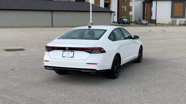 Certified Used 2025 Platinum White Pearl Honda SE image 41