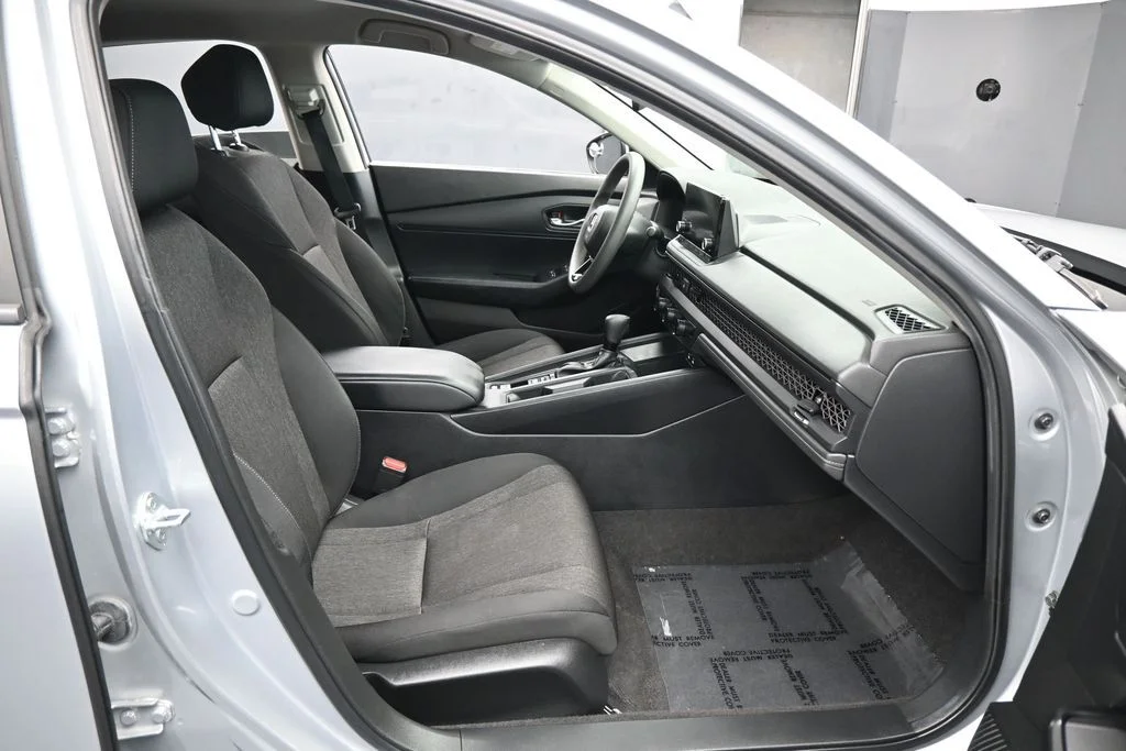 Used 2024 Silver Honda LX image 37