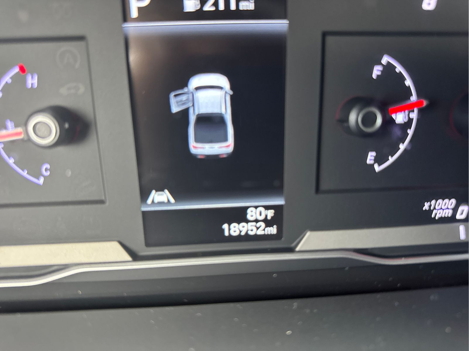 Used 2023 Gray Hyundai SEL image 30