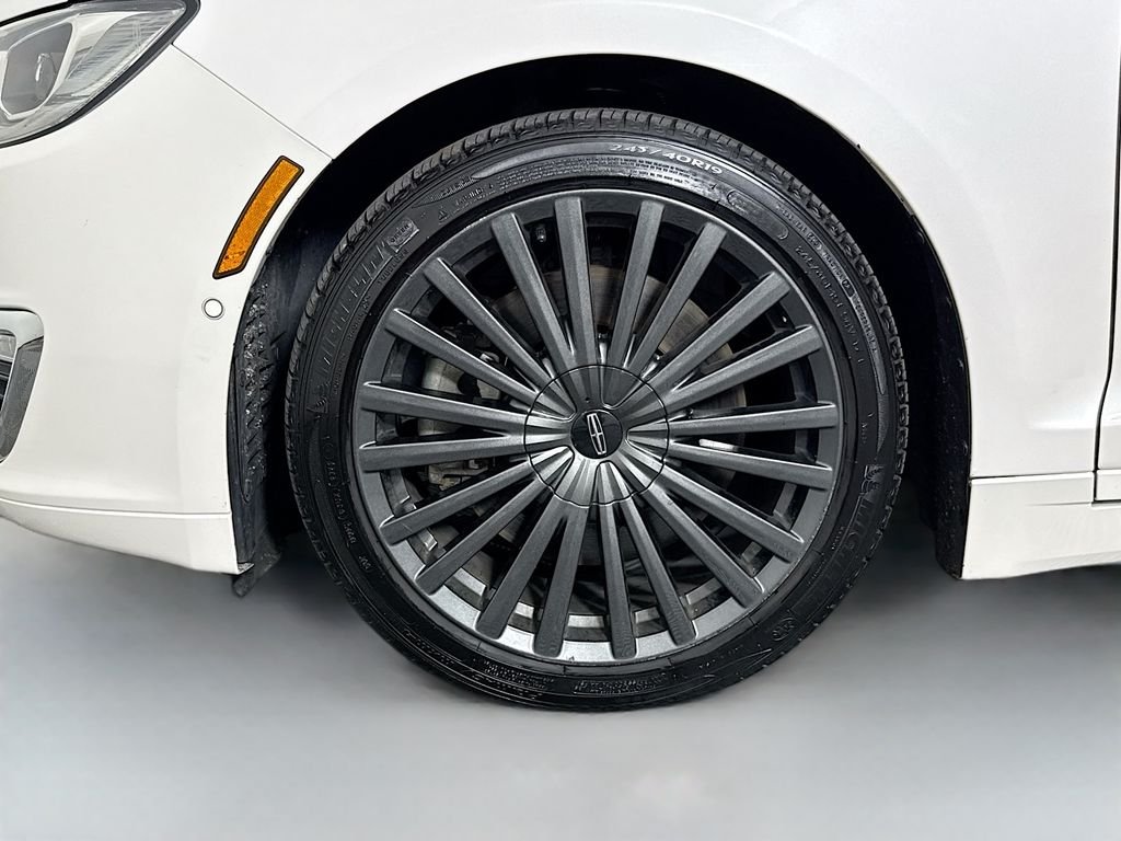 Used 2017 White Lincoln Reserve image 32