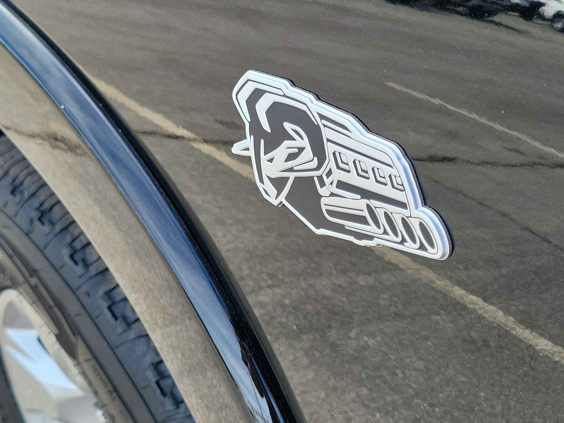 New 2026 Diamond Black Crystal Pearl-Coat Exterior Paint RAM Big Horn/Lone Star image 21