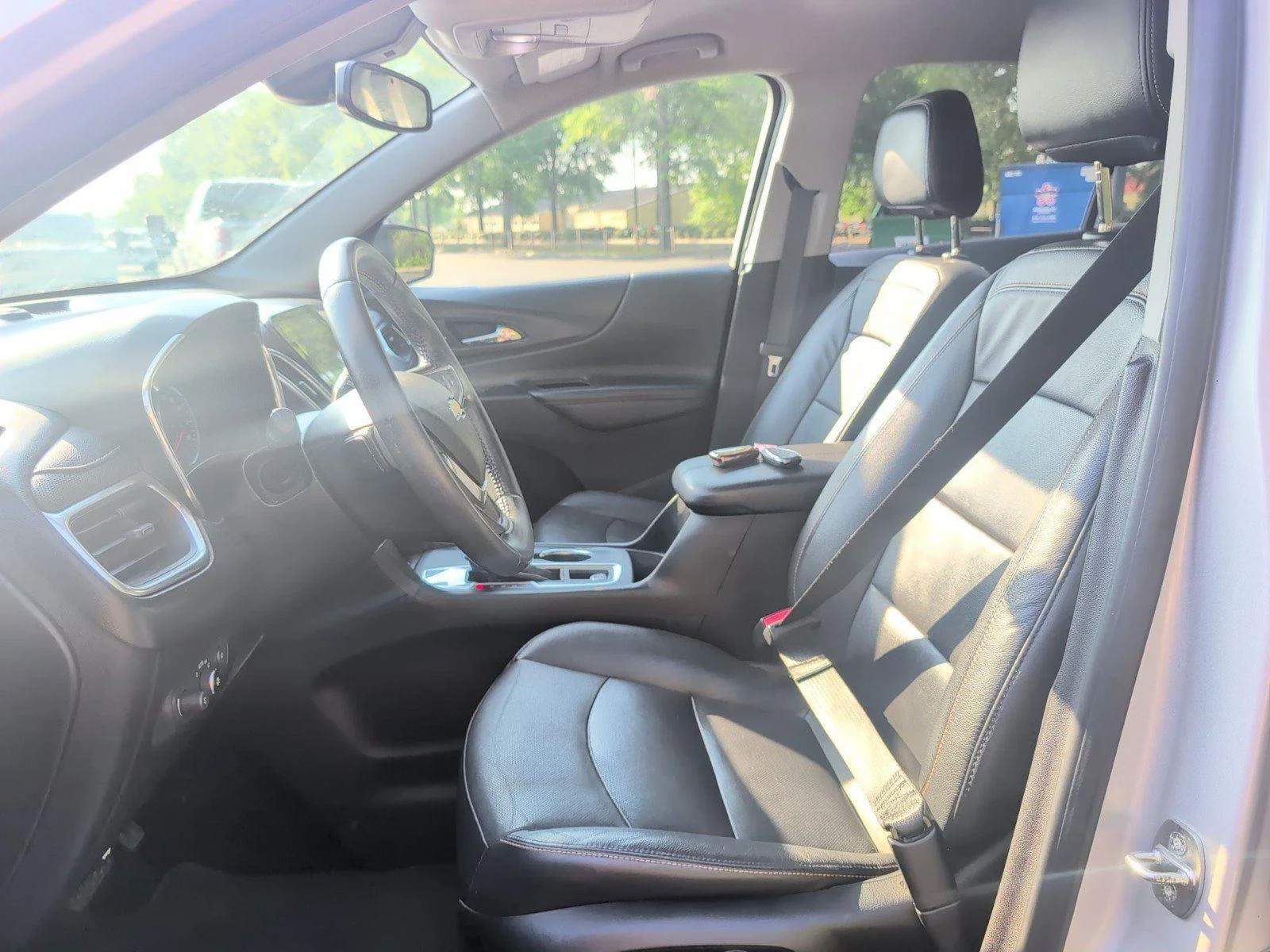 Used 2021 SILVER ICE METALLIC Chevrolet Premier image 16