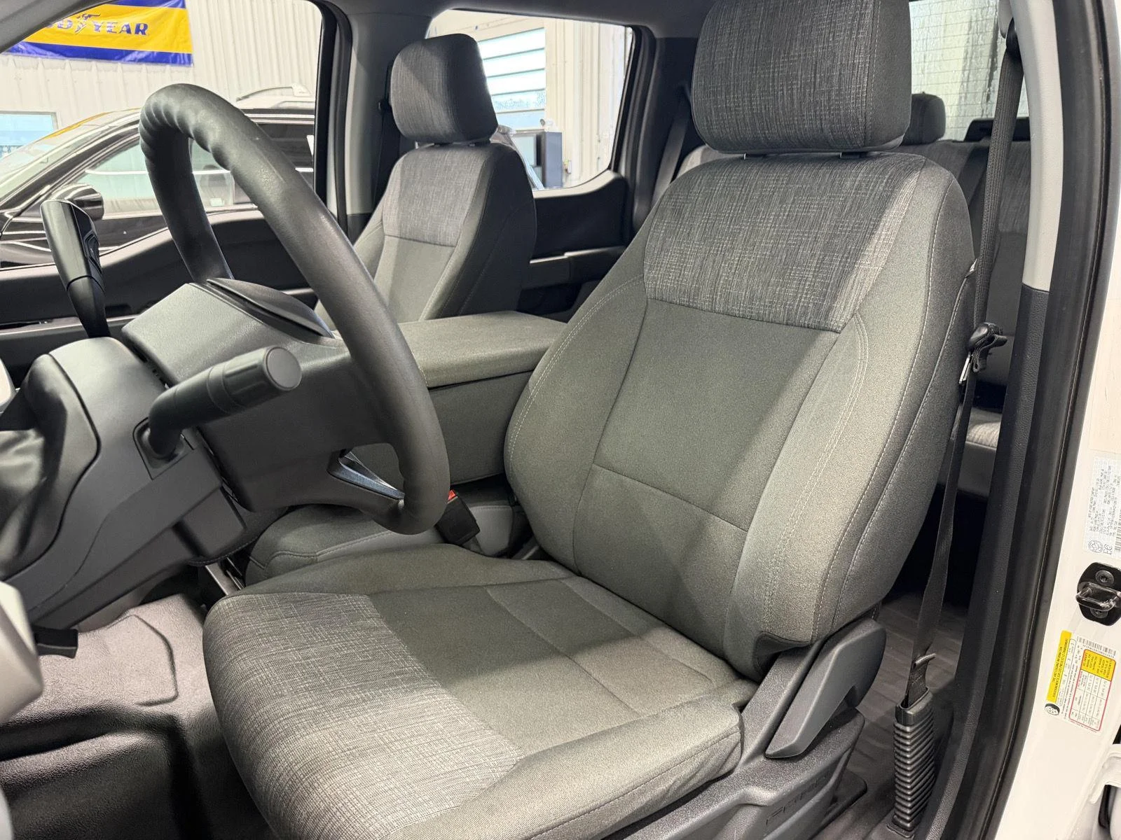 Used 2022 Oxford White Ford XLT image 16