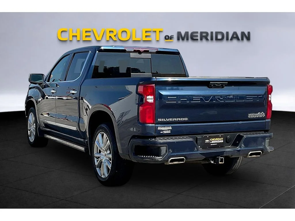 Used 2022 Northsky Blue Metallic Chevrolet High Country image 2
