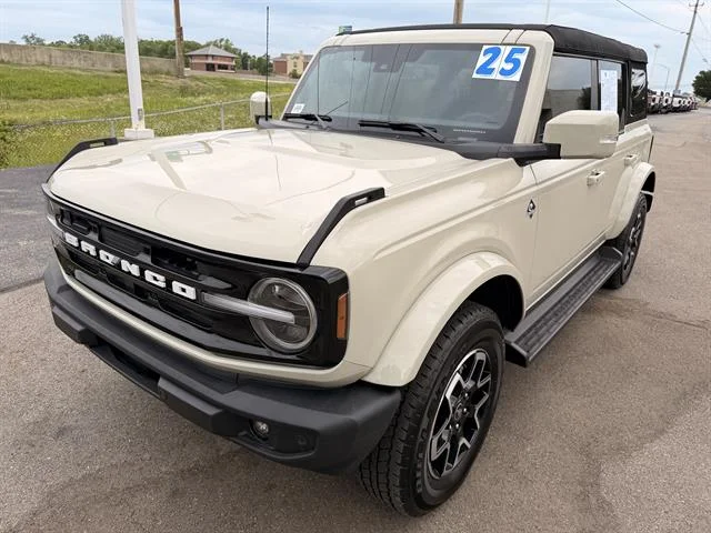 Used 2025 Desert Sand Ford Outer Banks image 7
