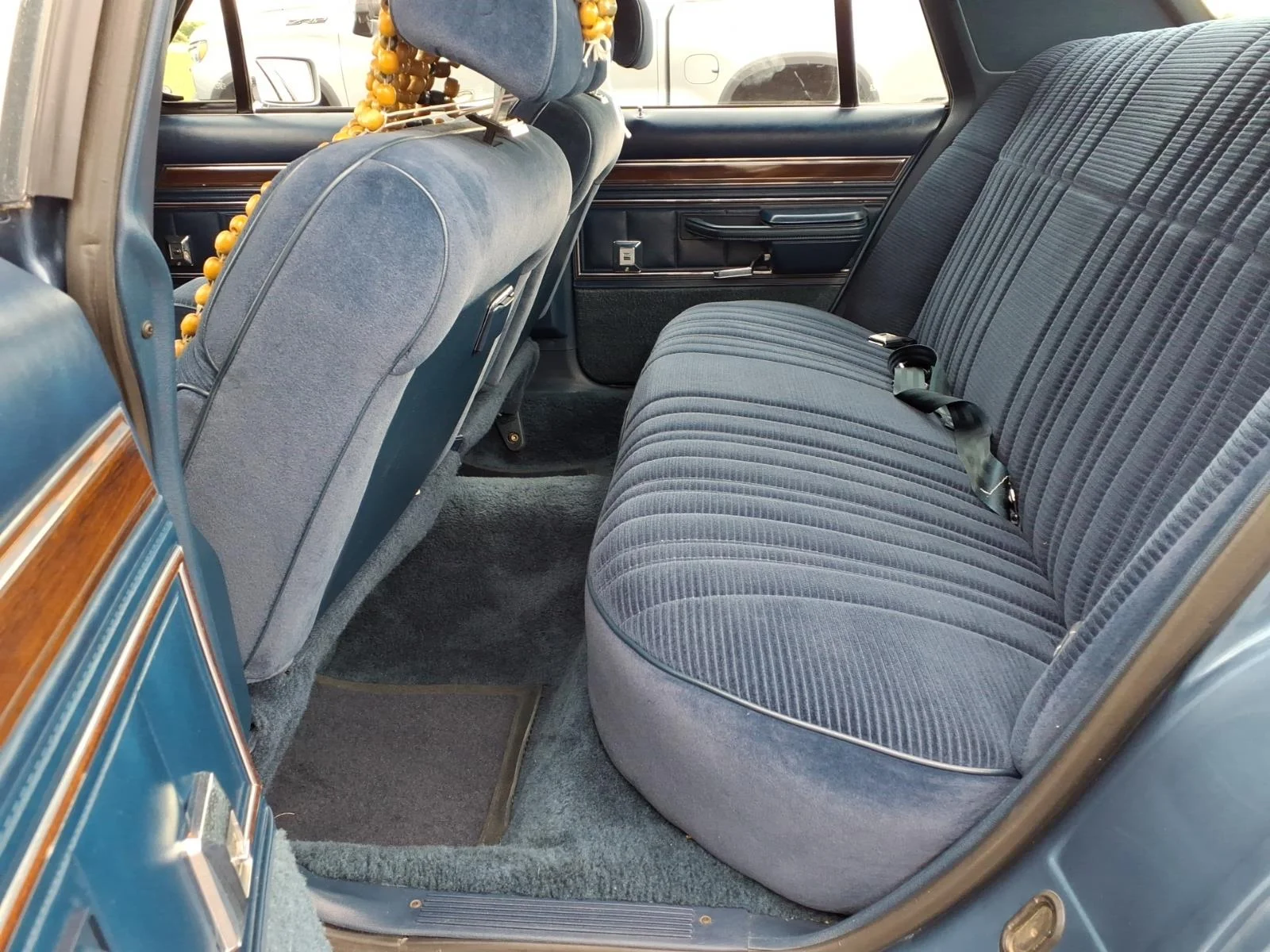 Used 1986 Blue Ford Crown Victoria image 4