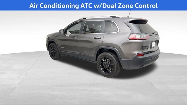 Used 2019 Gray Jeep Latitude Plus image 4