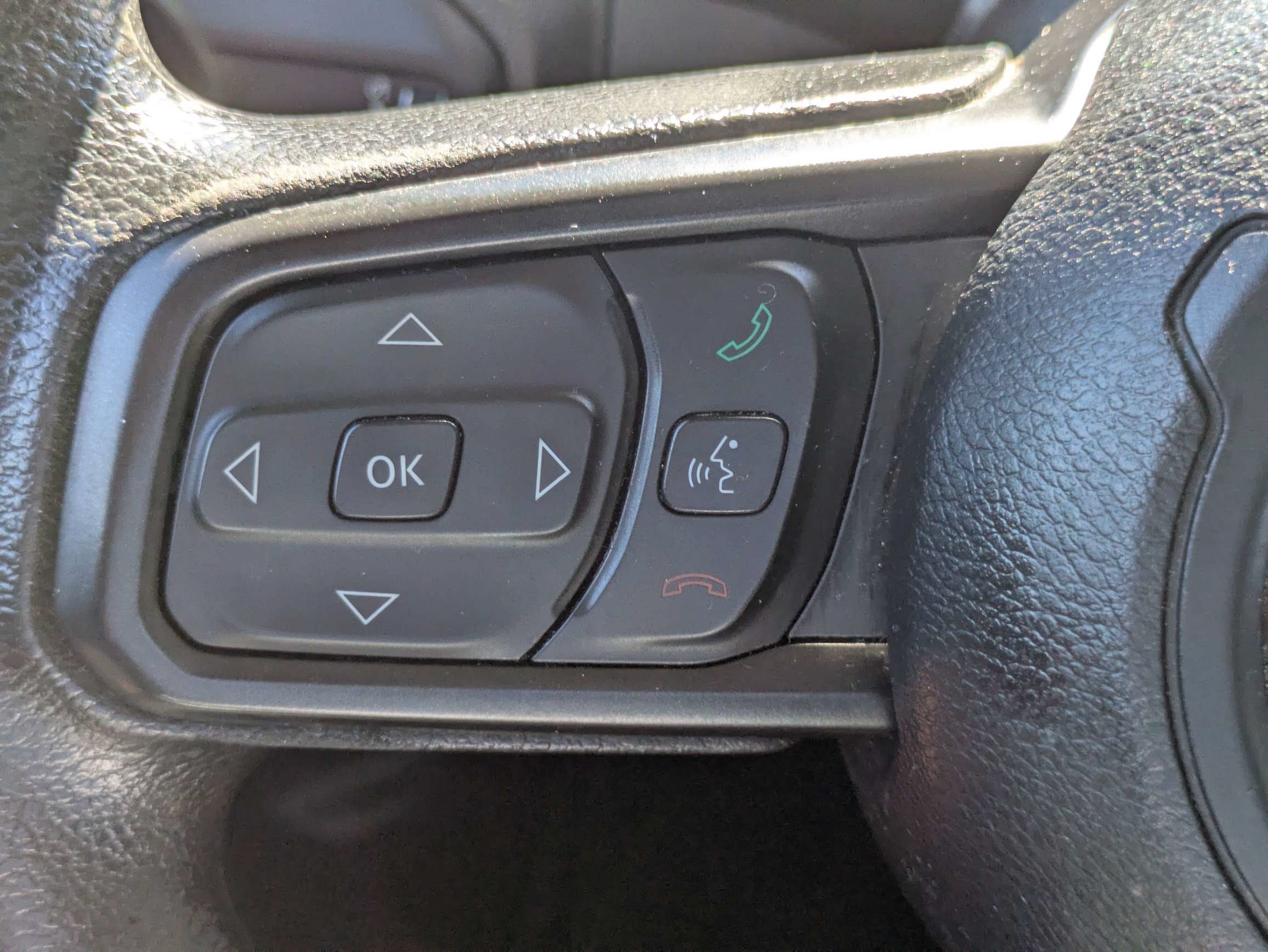 Used 2023 Green Jeep Sport image 21