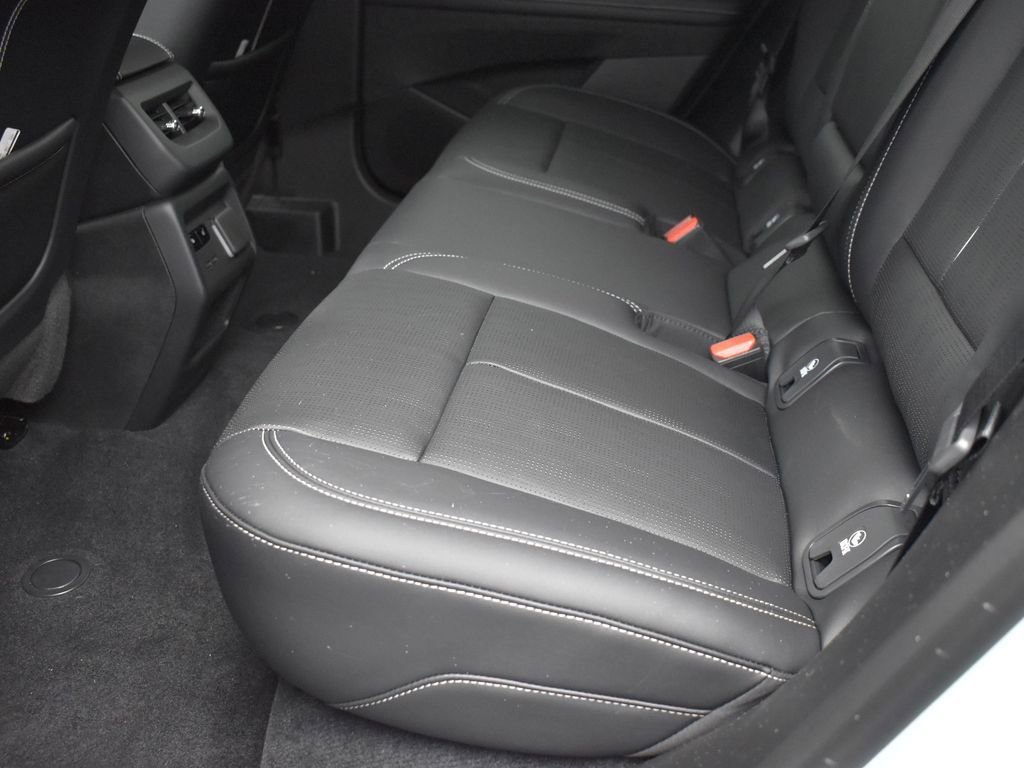 2026 CADILLAC OPTIQ - Image 28