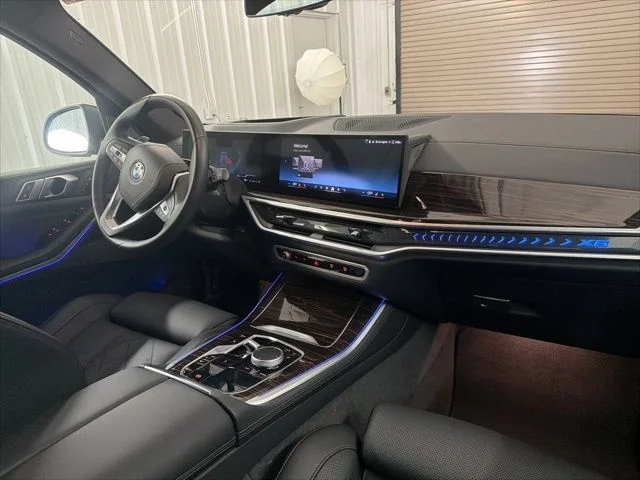 Used 2026 Black Sapphire Metallic BMW sDrive40i image 21