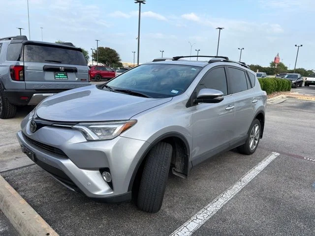 2017 Toyota RAV4 Limited's photo