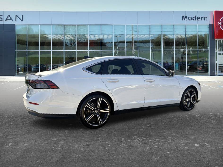 Used 2025 Platinum White Pearl Honda Sport image 5