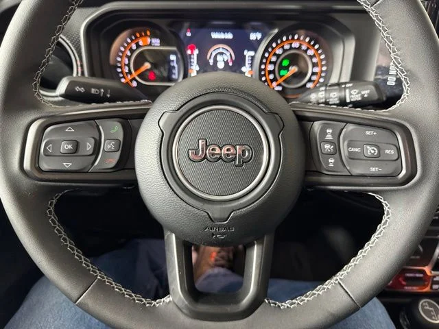 Used 2025 Gray Jeep Rubicon image 15