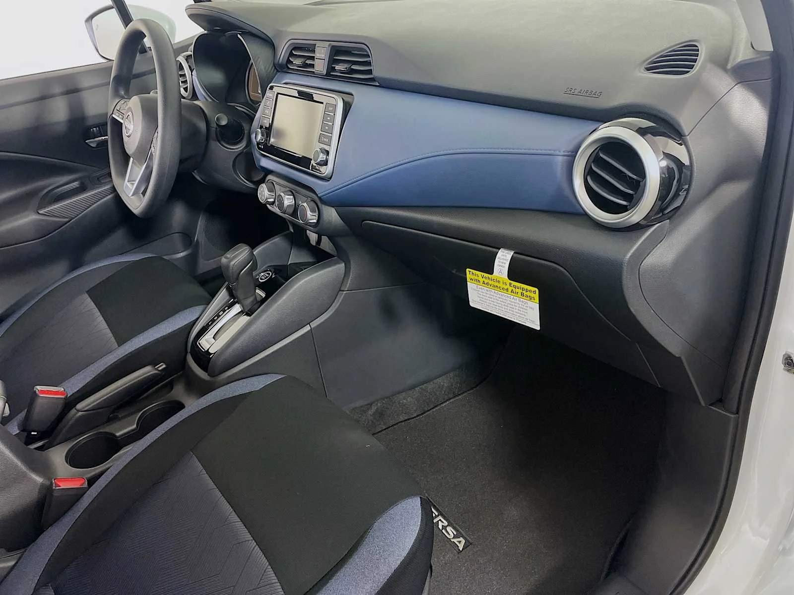Used 2025 Aspen White Tricoat Nissan SV image 24