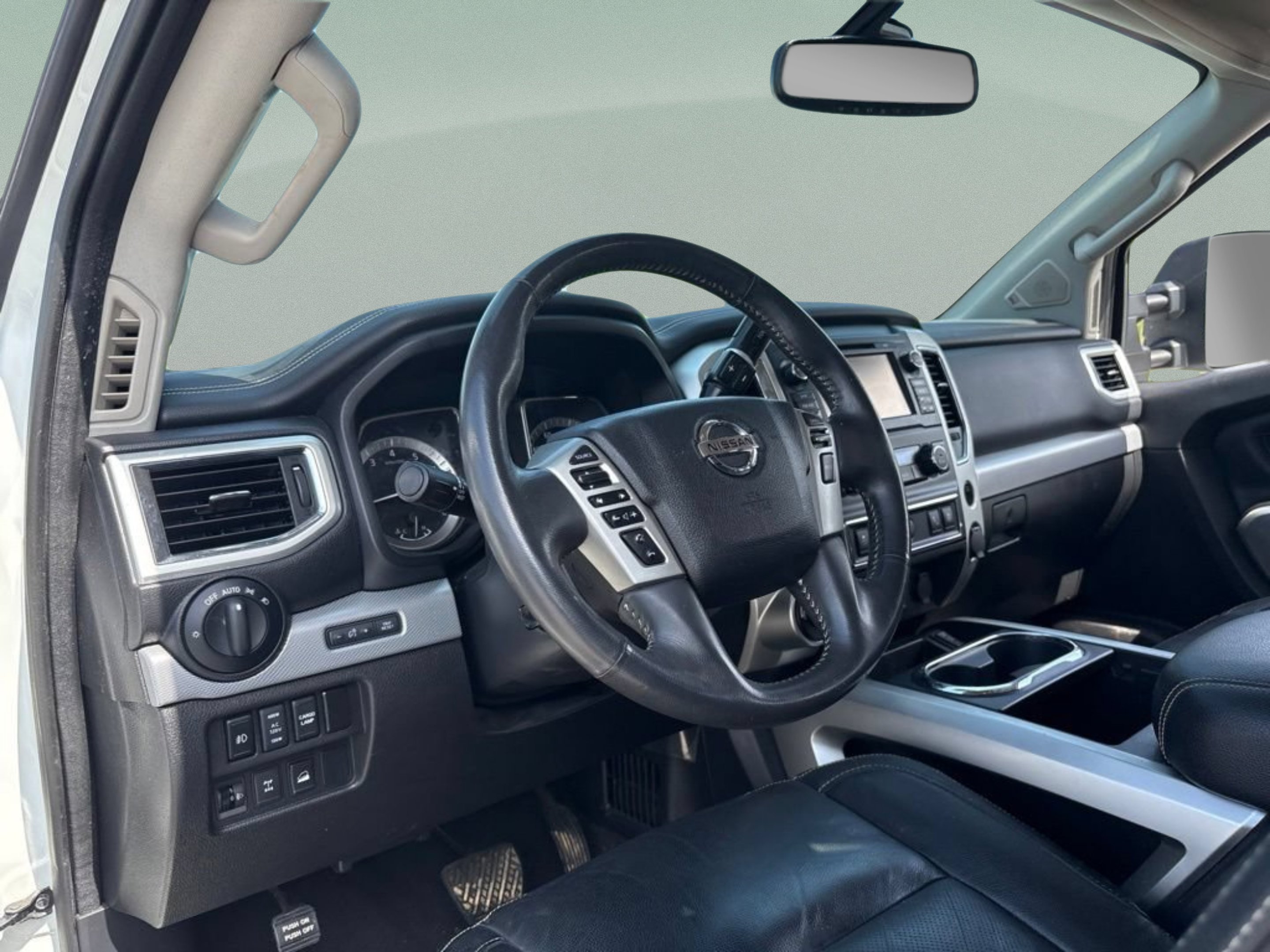 Used 2017 Pearl White Nissan PRO-4X image 19