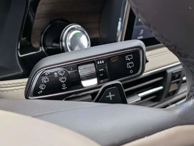 Used 2020 Blue Lincoln Reserve image 25