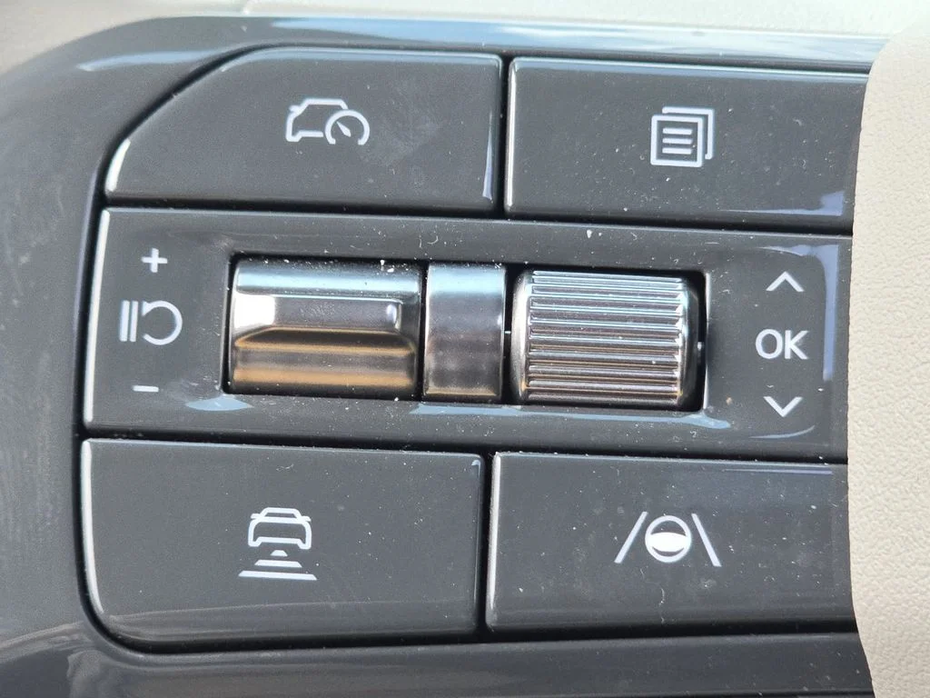 Used 2024 Green Kia Wind image 35