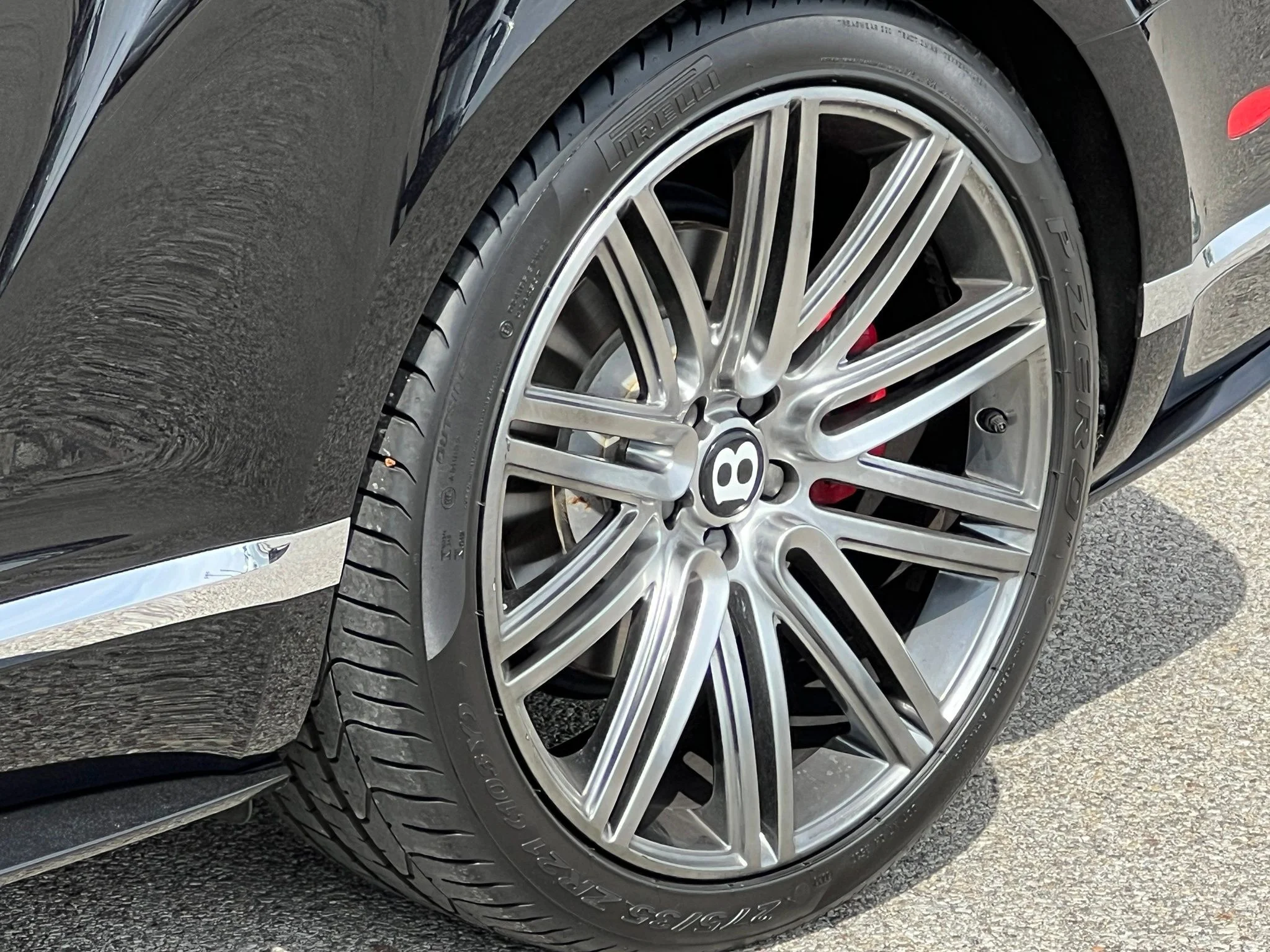 Used 2015  Bentley Speed image 19