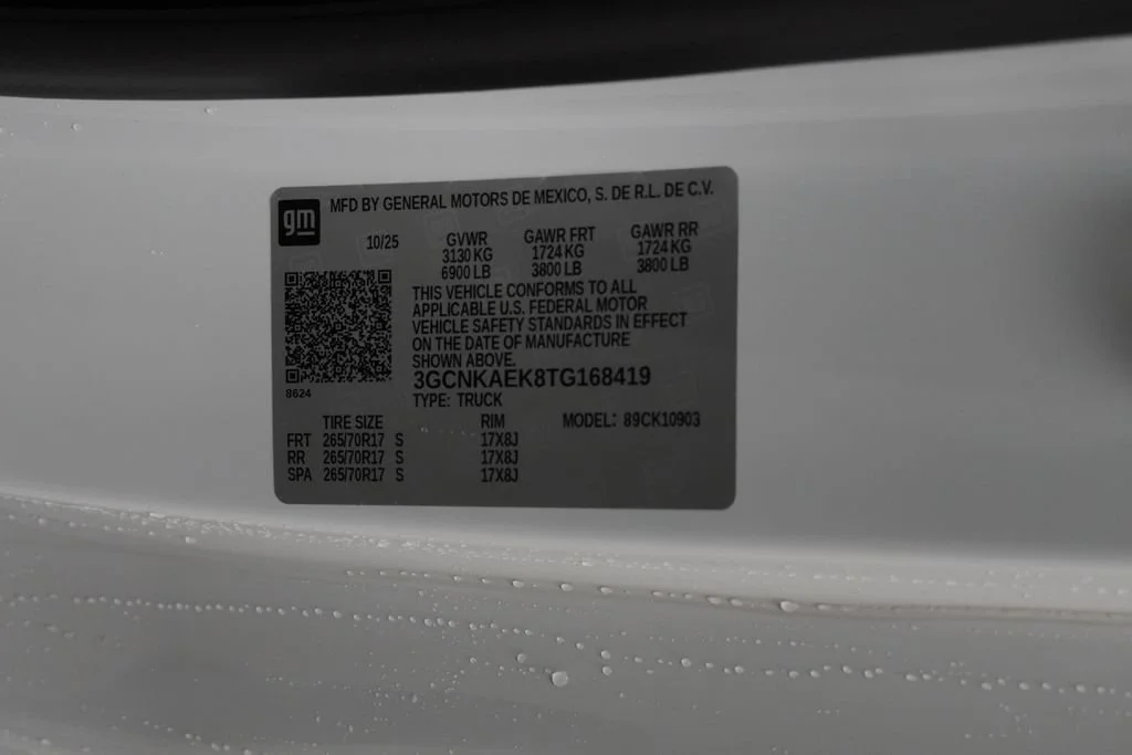 New 2026 Summit White Chevrolet WT image 36