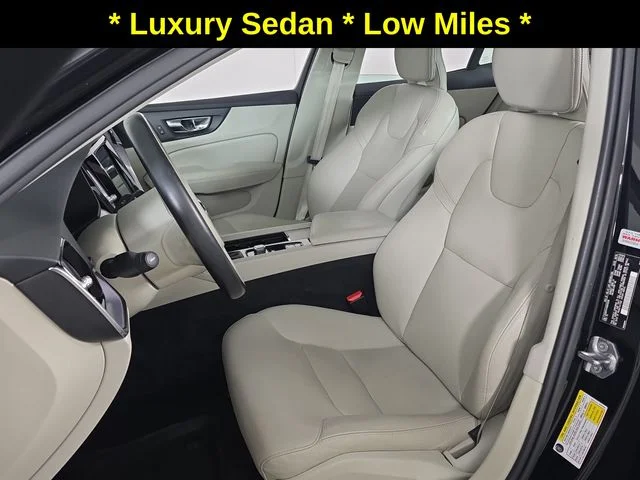 Used 2019 Black / Stone Volvo T5 Momentum image 21