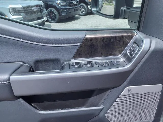 New 2025 Avalanche Ford LARIAT image 21