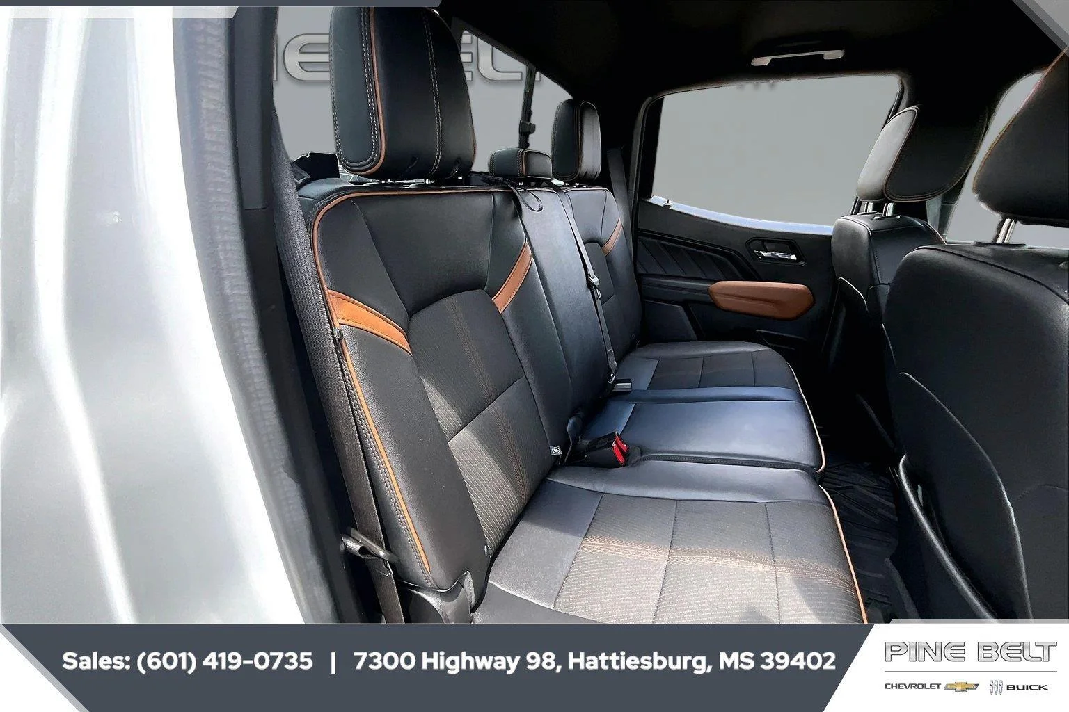Used 2023 SUMMIT WHITE GMC 4WD AT4 image 20
