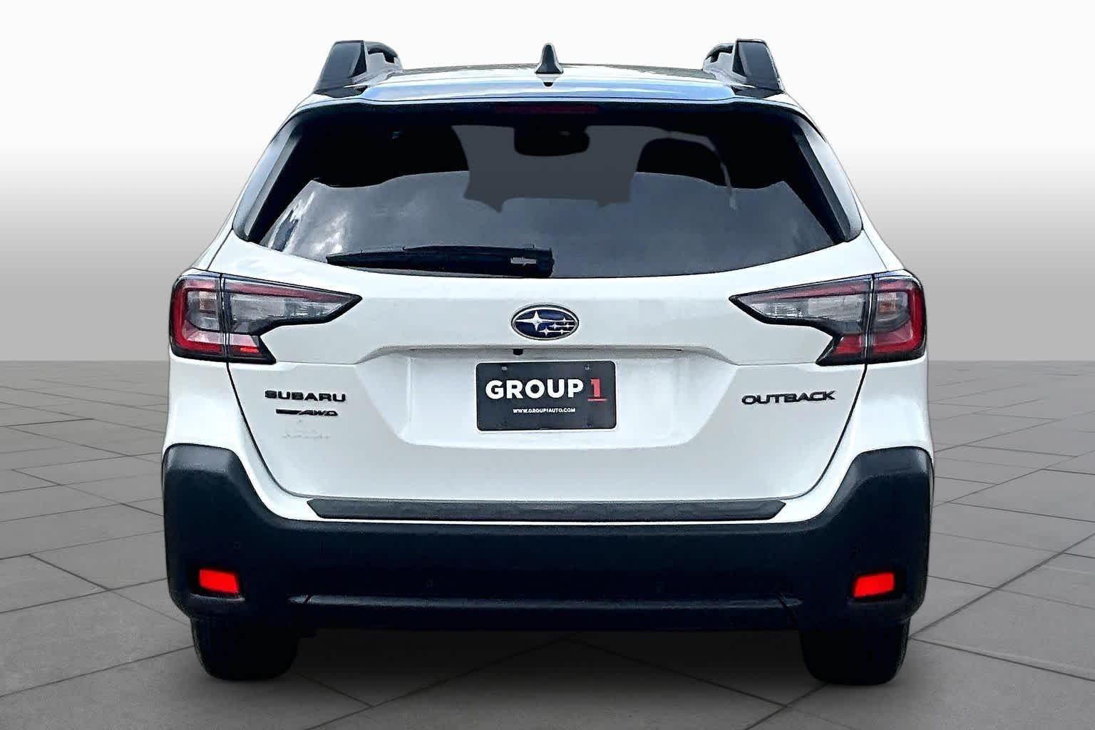 Used 2025 Crystal White Pearl Subaru Onyx Edition image 5