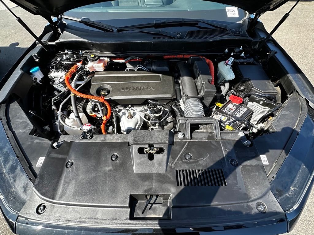 Used 2024  Honda Sport image 18