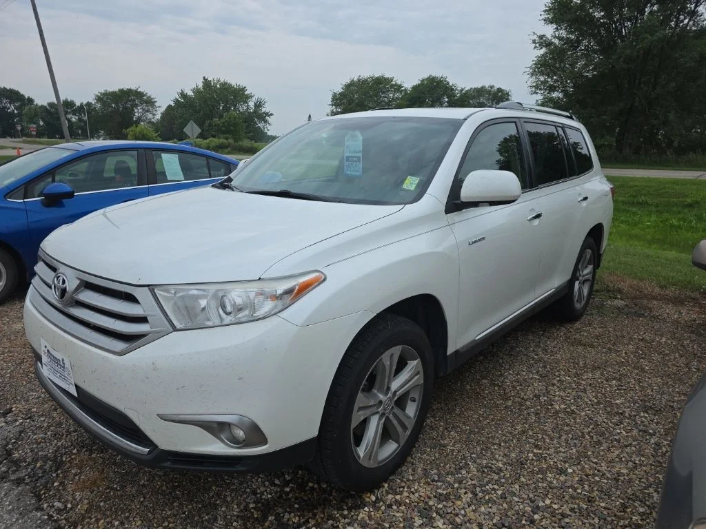 Used 2013 White Toyota Limited image 4