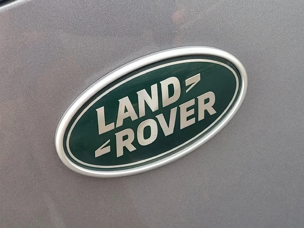 Used 2023  Land Rover S image 25