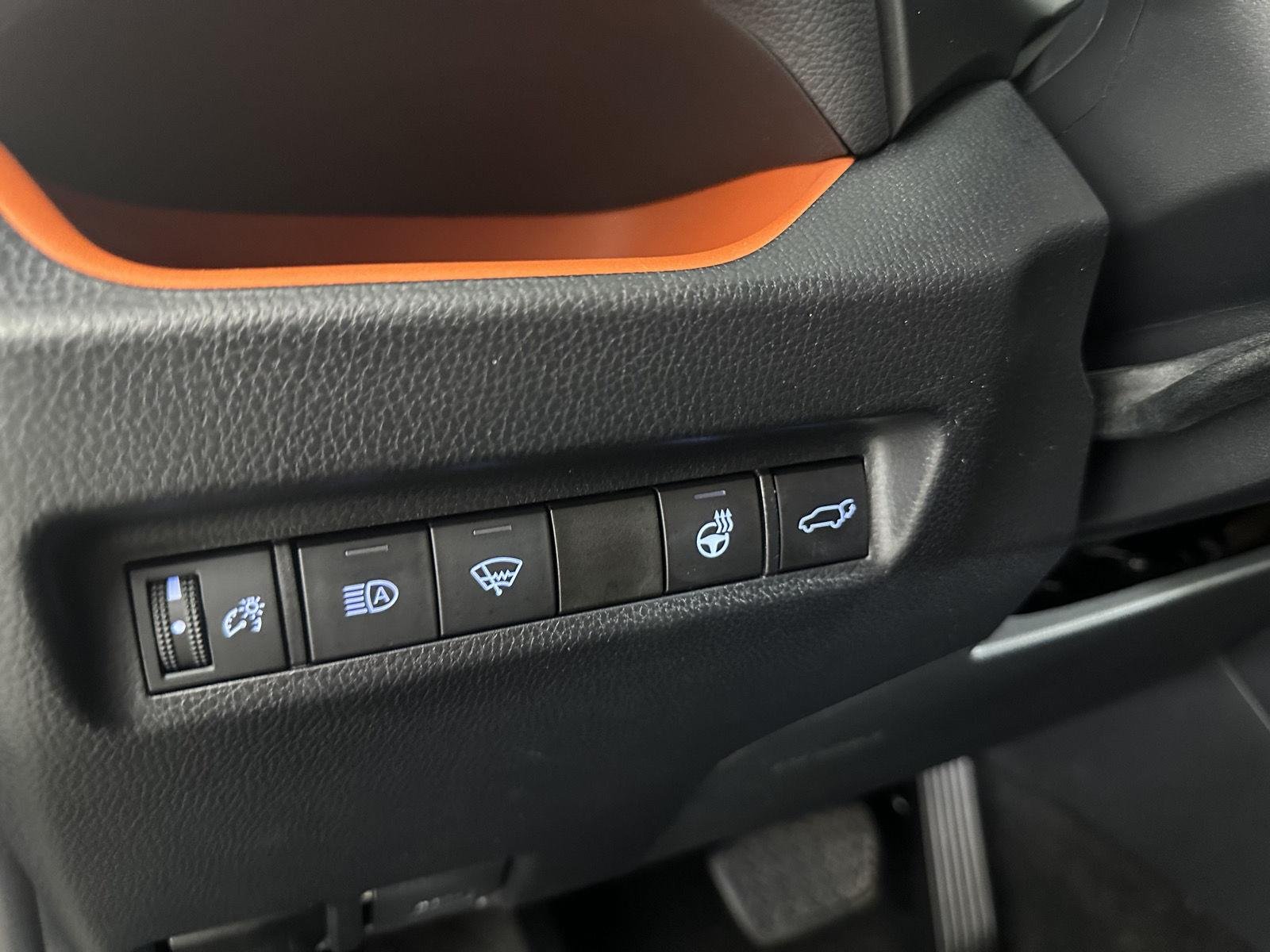 Used 2019 Midnight Black Metallic Toyota Adventure image 34