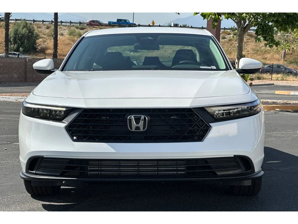 New 2026 Platinum White Pearl Honda LX image 10