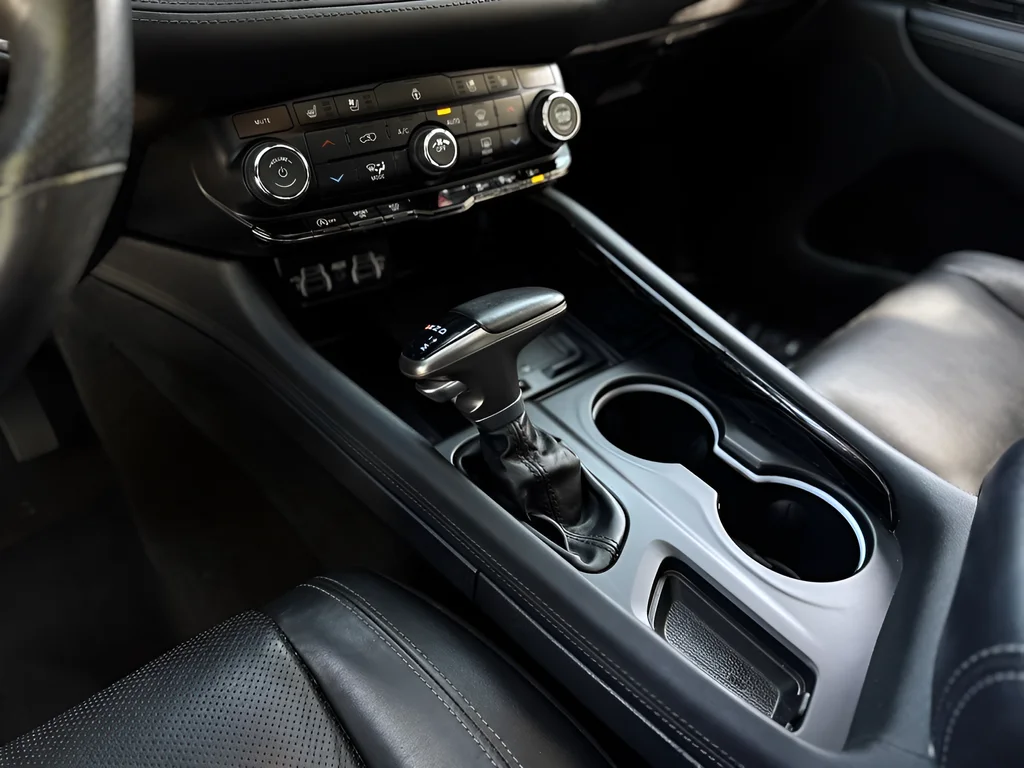 Used 2022 Black Dodge Citadel image 11