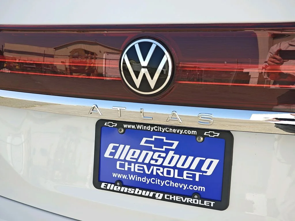 2025 Volkswagen Atlas SE w/Tech - Photo 10