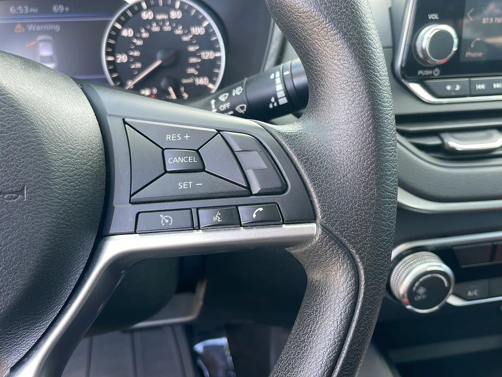 Used 2019 White Nissan 2.5 S image 17