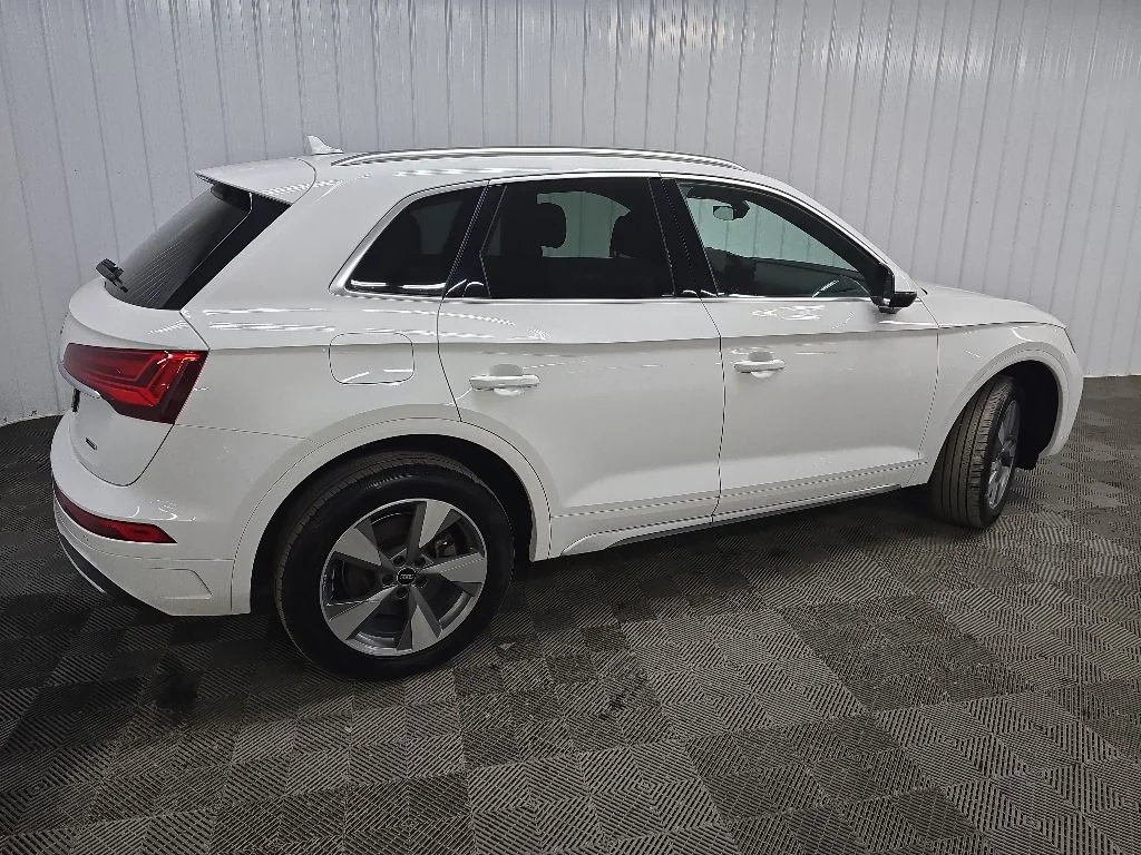 Used 2023 White Audi 40 Premium image 3