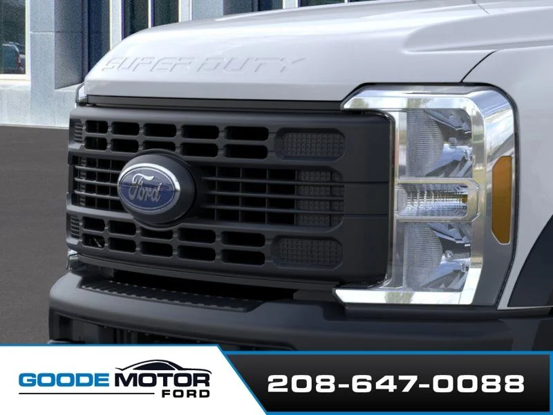 New 2026 Oxford White Ford F-450® XL image 17
